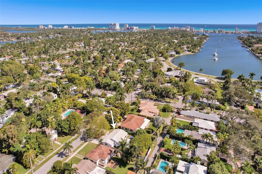 Recently Rented: $5,100 (3 beds, 3 baths, 1710 Square Feet)