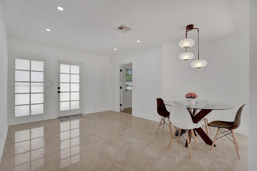 Recently Rented: $5,100 (3 beds, 3 baths, 1710 Square Feet)