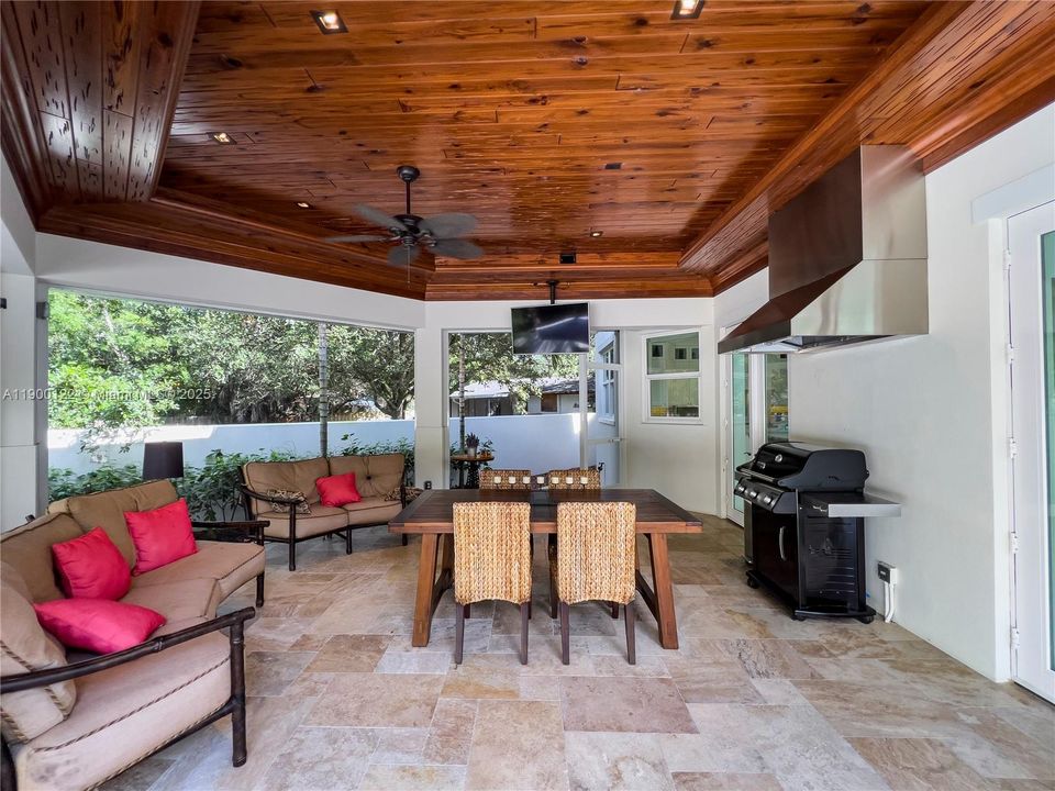 For Rent: $12,000 (6 beds, 3 baths, 3274 Square Feet)