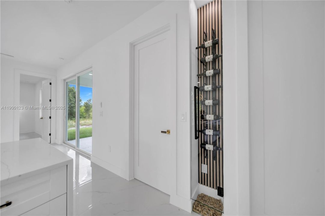 For Sale: $339,900 (3 beds, 2 baths, 1406 Square Feet)