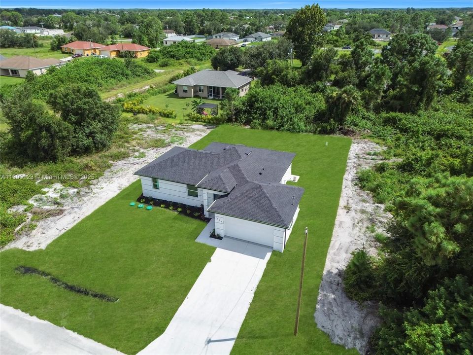 For Sale: $339,900 (3 beds, 2 baths, 1406 Square Feet)