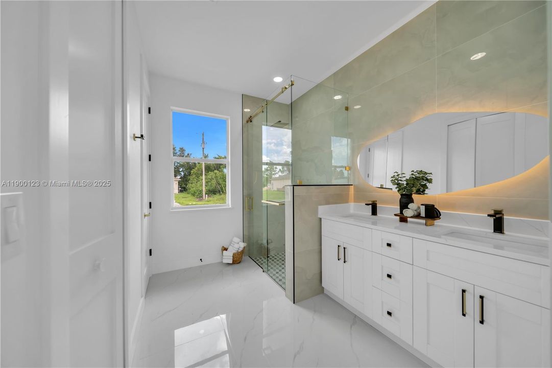 For Sale: $339,900 (3 beds, 2 baths, 1406 Square Feet)