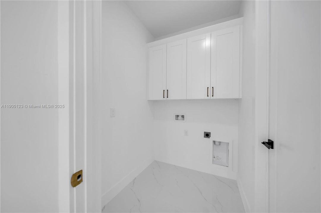 For Sale: $339,900 (3 beds, 2 baths, 1406 Square Feet)