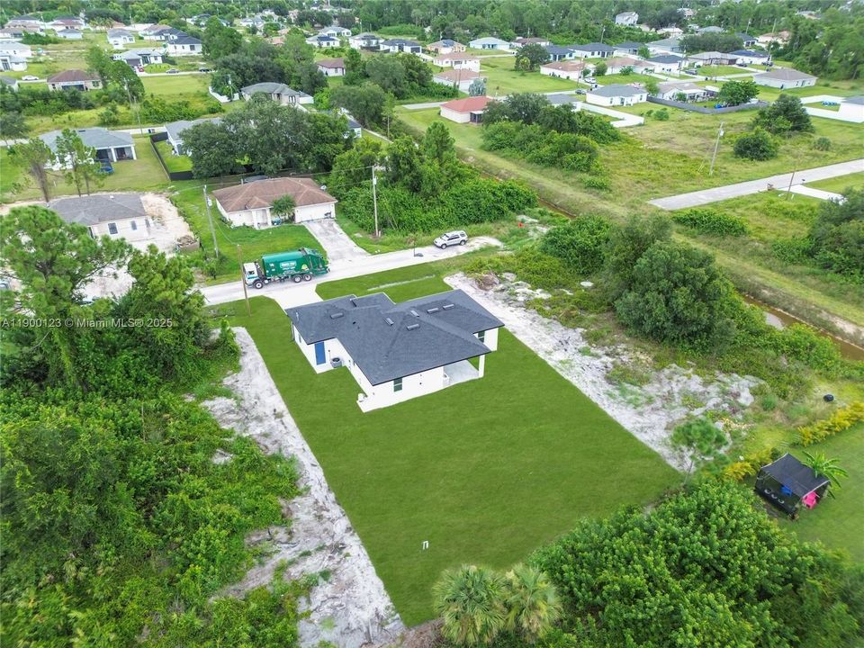 For Sale: $339,900 (3 beds, 2 baths, 1406 Square Feet)