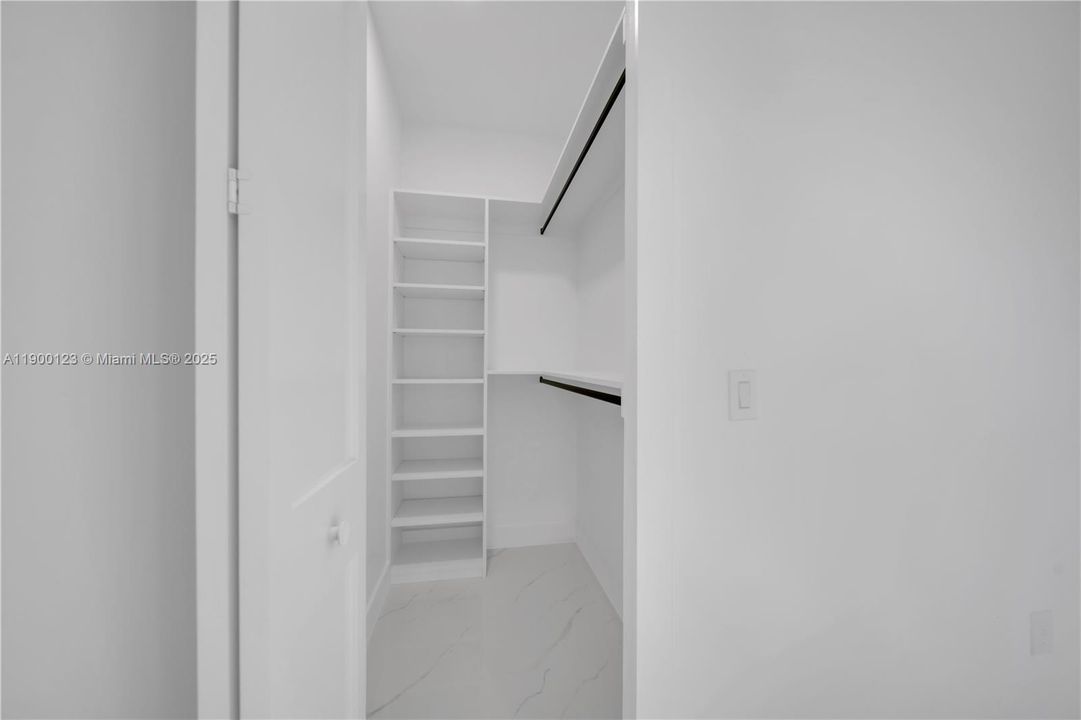 For Sale: $339,900 (3 beds, 2 baths, 1406 Square Feet)