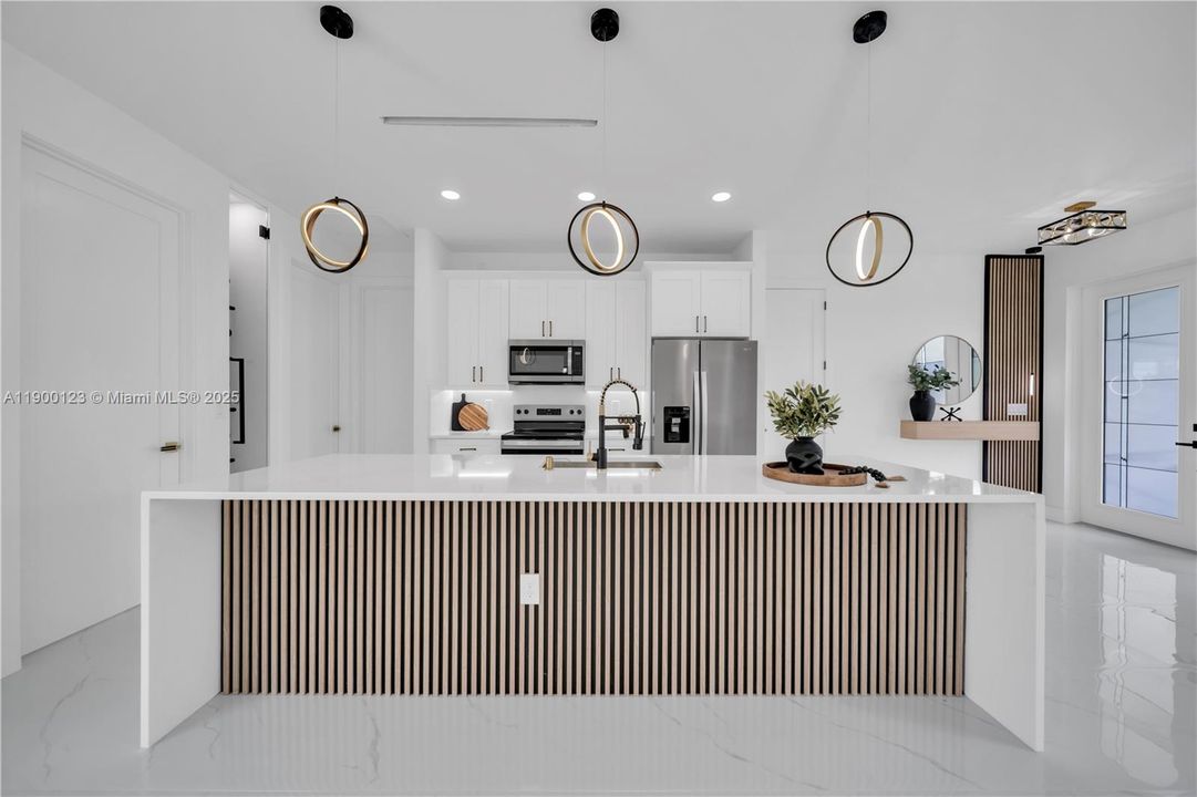 For Sale: $339,900 (3 beds, 2 baths, 1406 Square Feet)