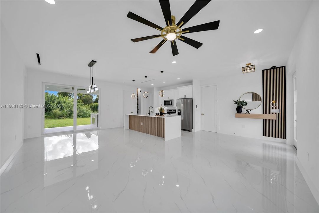 For Sale: $339,900 (3 beds, 2 baths, 1406 Square Feet)