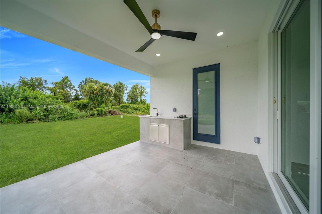 For Sale: $339,900 (3 beds, 2 baths, 1406 Square Feet)