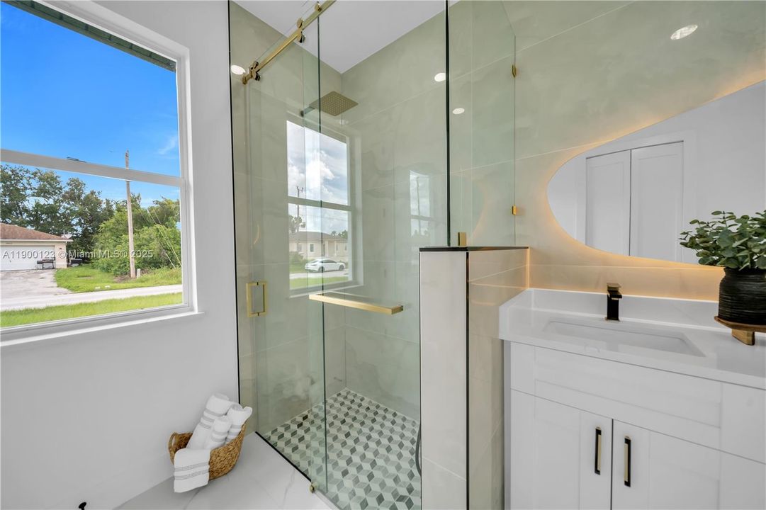 For Sale: $339,900 (3 beds, 2 baths, 1406 Square Feet)