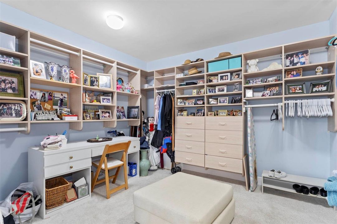 For Sale: $665,000 (2 beds, 2 baths, 1600 Square Feet)