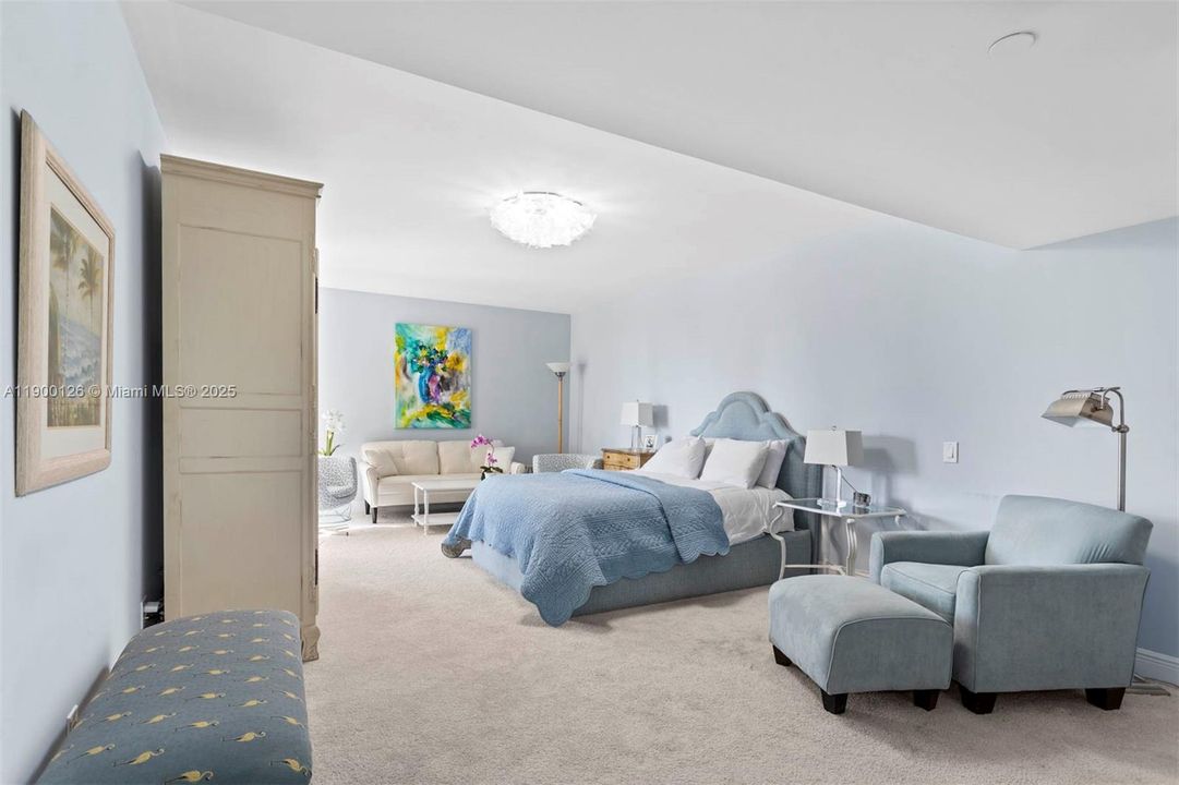 For Sale: $665,000 (2 beds, 2 baths, 1600 Square Feet)