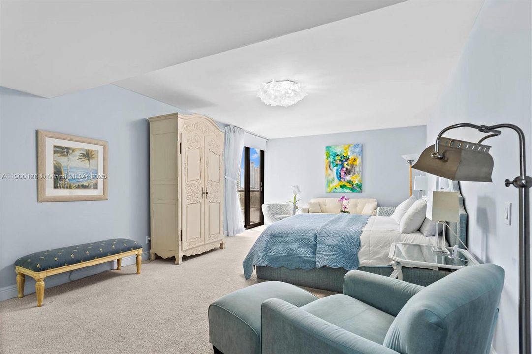 For Sale: $665,000 (2 beds, 2 baths, 1600 Square Feet)