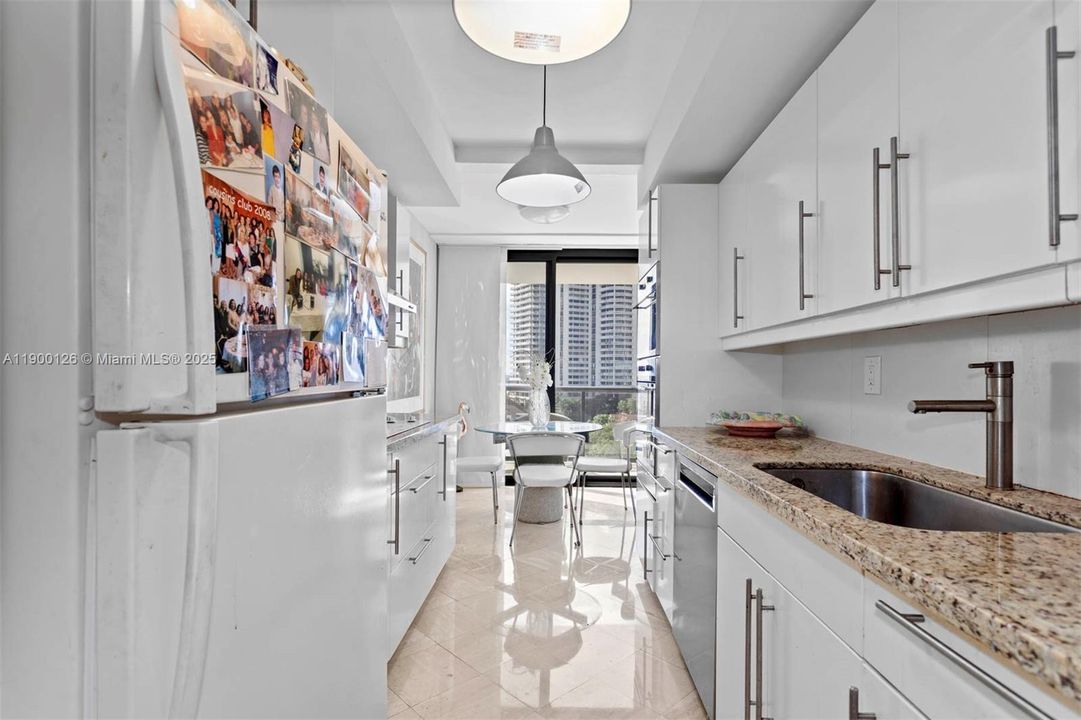 For Sale: $665,000 (2 beds, 2 baths, 1600 Square Feet)