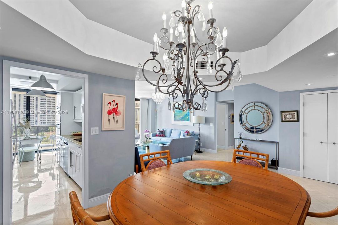 For Sale: $665,000 (2 beds, 2 baths, 1600 Square Feet)