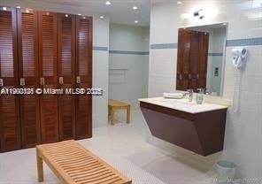 For Sale: $665,000 (2 beds, 2 baths, 1600 Square Feet)