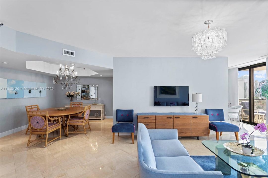 For Sale: $665,000 (2 beds, 2 baths, 1600 Square Feet)