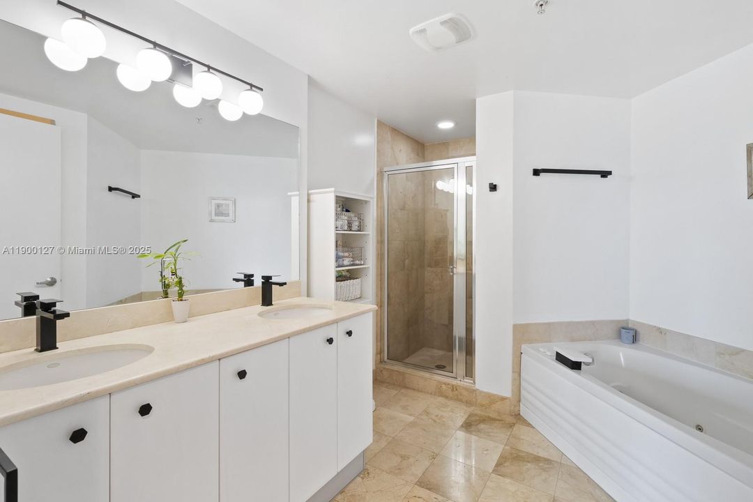 Active With Contract: $998,000 (3 beds, 3 baths, 1650 Square Feet)