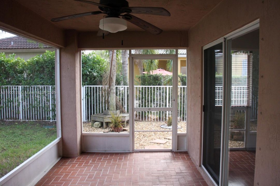 For Rent: $3,900 (3 beds, 2 baths, 1424 Square Feet)