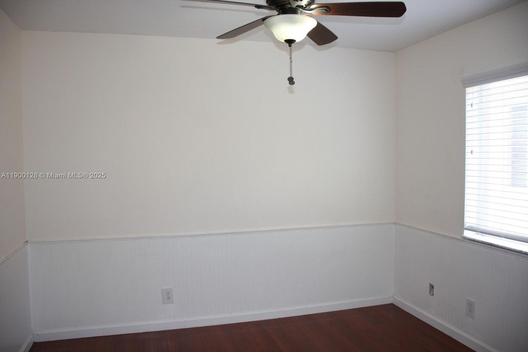 For Rent: $3,900 (3 beds, 2 baths, 1424 Square Feet)