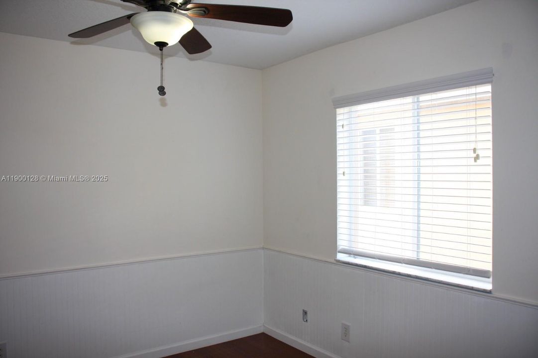 For Rent: $3,900 (3 beds, 2 baths, 1424 Square Feet)