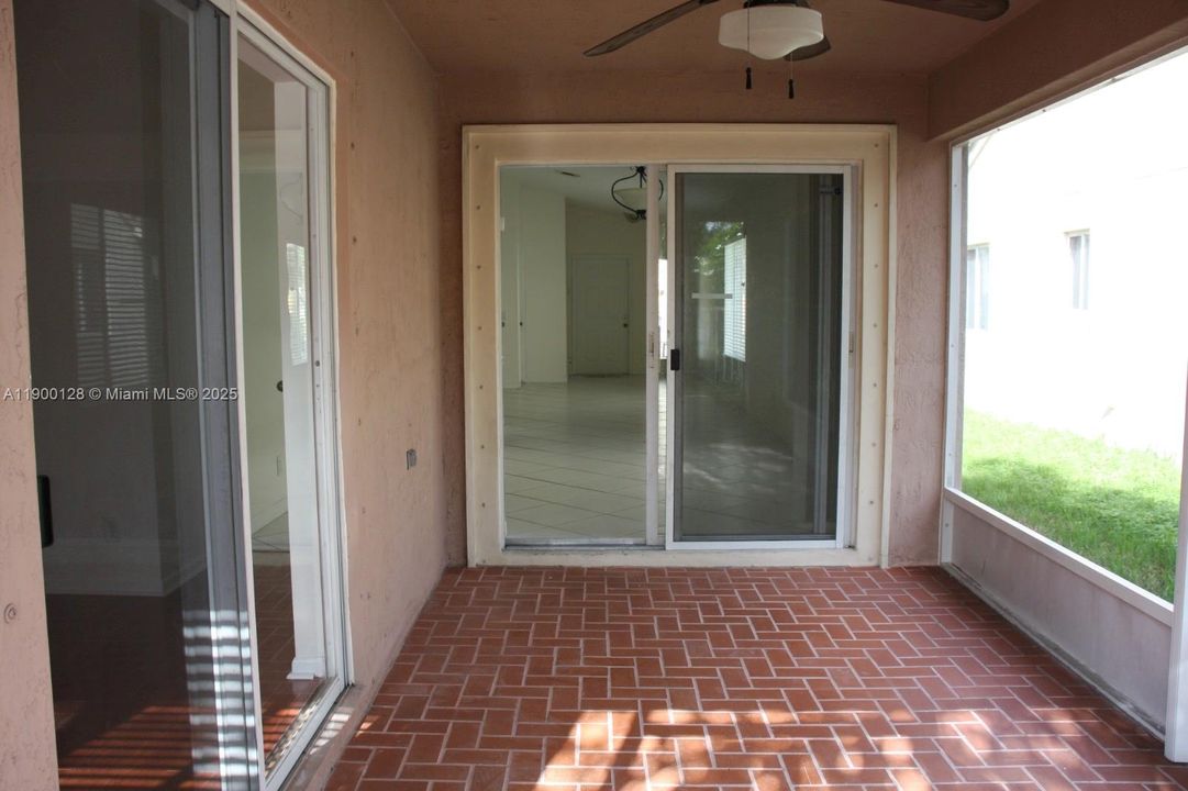 For Rent: $3,900 (3 beds, 2 baths, 1424 Square Feet)