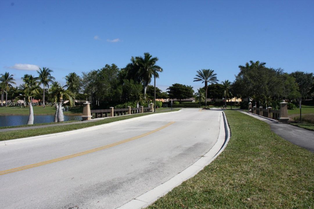 For Rent: $3,900 (3 beds, 2 baths, 1424 Square Feet)