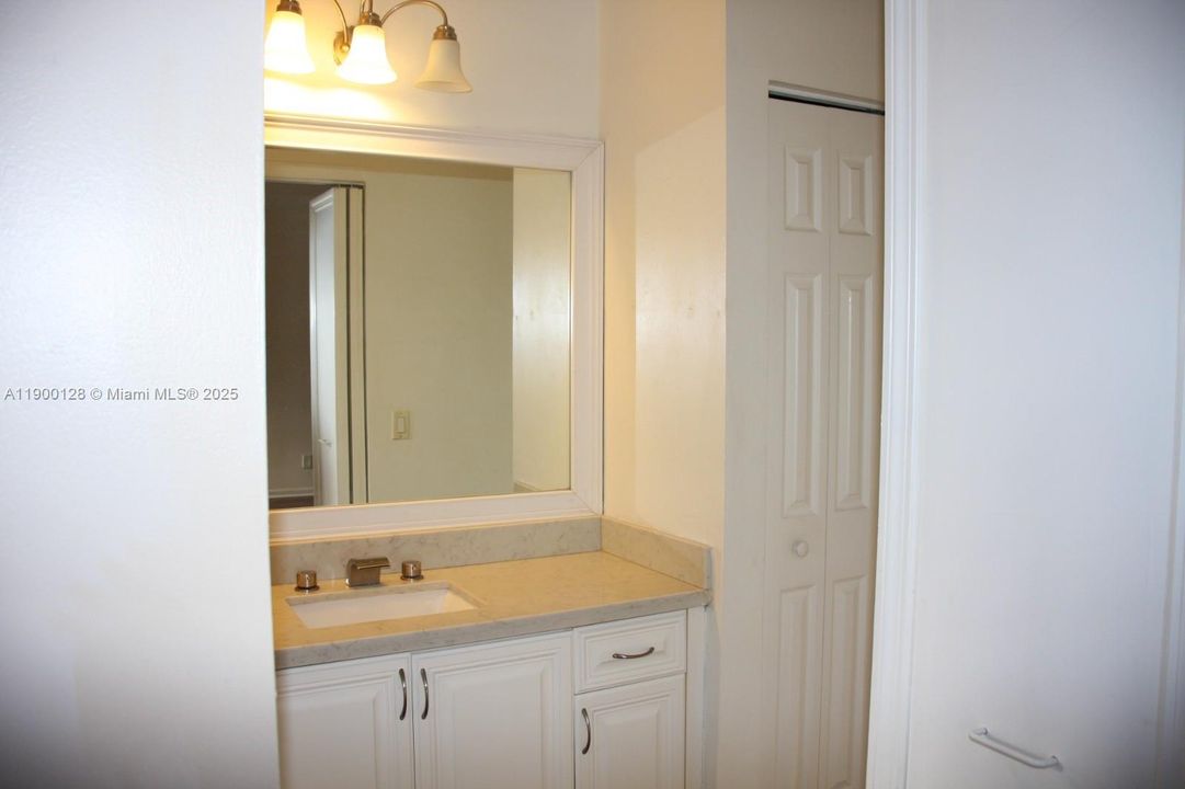 For Rent: $3,900 (3 beds, 2 baths, 1424 Square Feet)