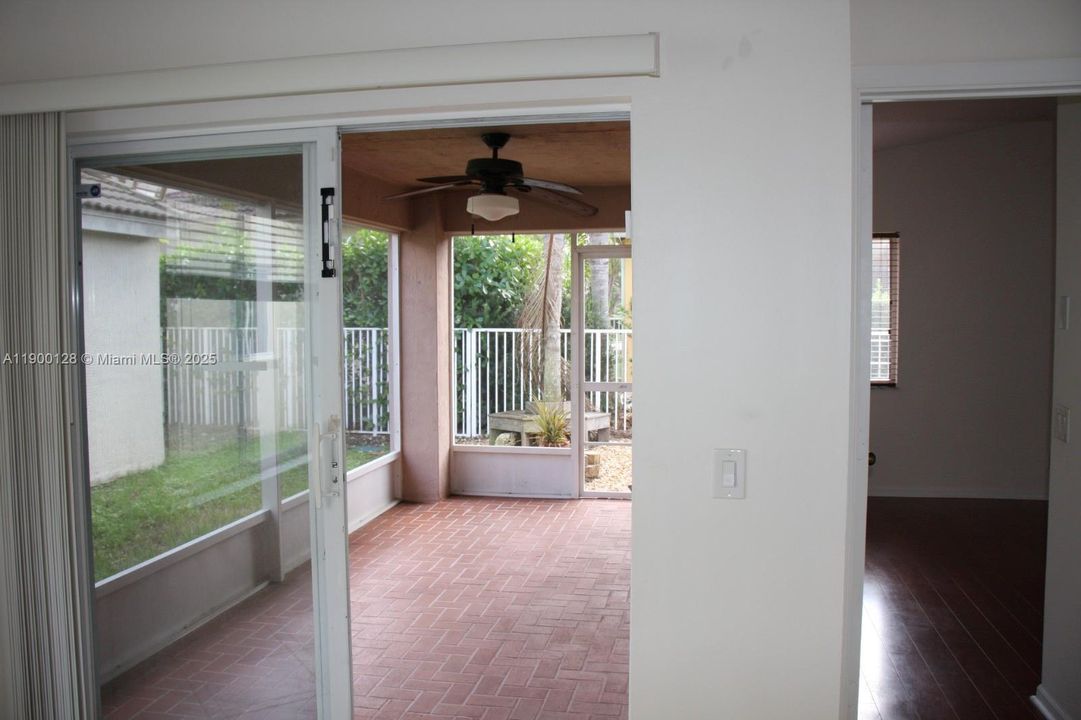 For Rent: $3,900 (3 beds, 2 baths, 1424 Square Feet)