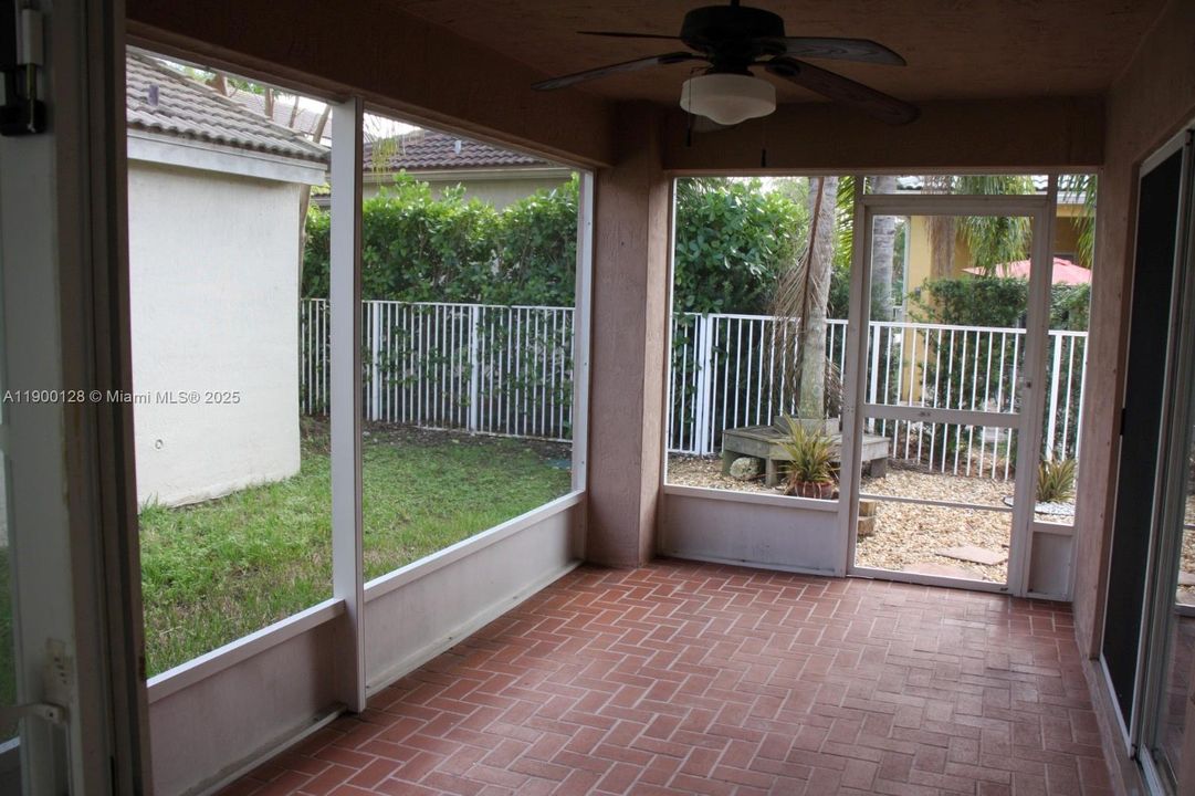 For Rent: $3,900 (3 beds, 2 baths, 1424 Square Feet)