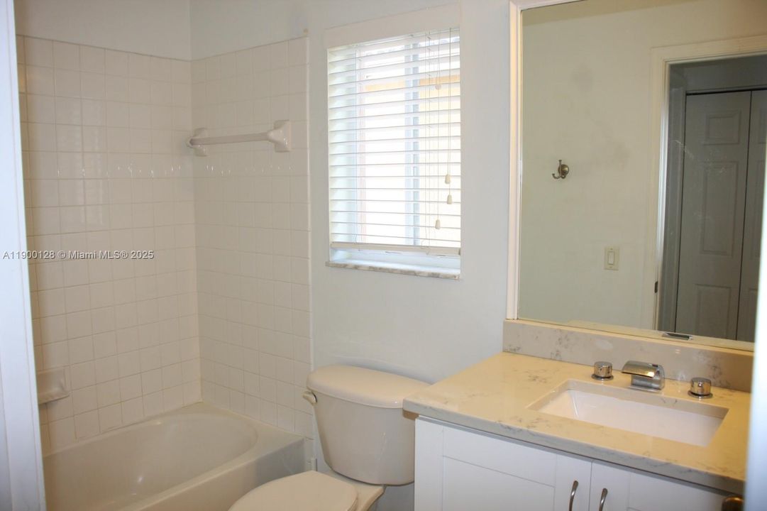 For Rent: $3,900 (3 beds, 2 baths, 1424 Square Feet)