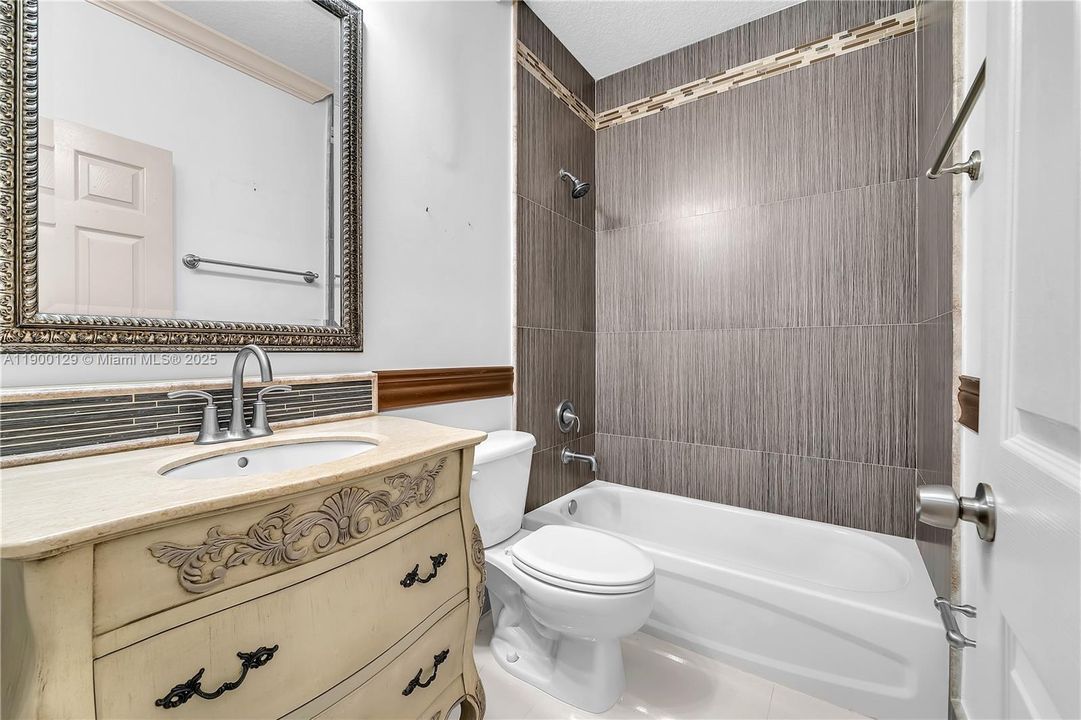 待售: $540,000 (4 贝兹, 3 浴室, 1857 平方英尺)