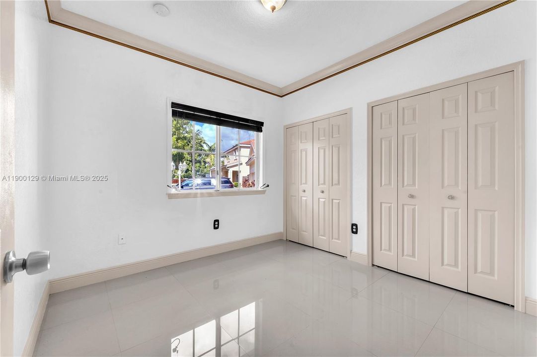 待售: $540,000 (4 贝兹, 3 浴室, 1857 平方英尺)