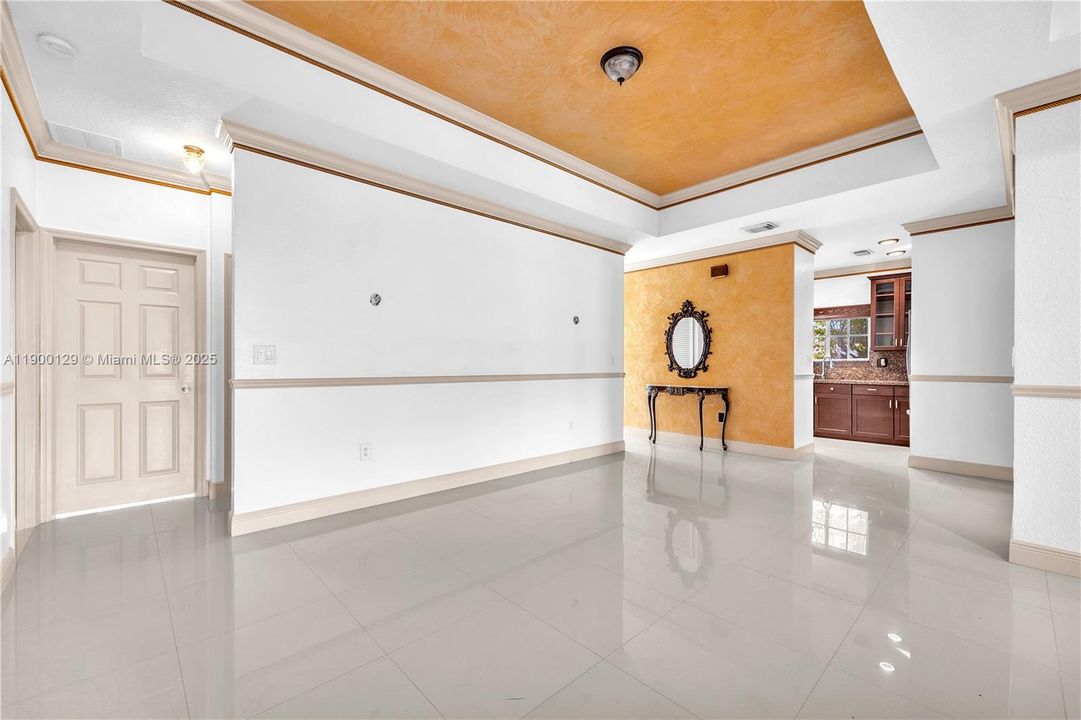 待售: $540,000 (4 贝兹, 3 浴室, 1857 平方英尺)