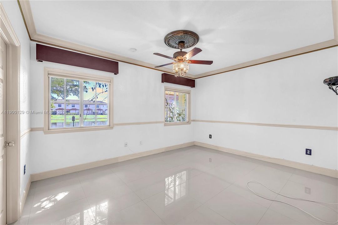 待售: $540,000 (4 贝兹, 3 浴室, 1857 平方英尺)