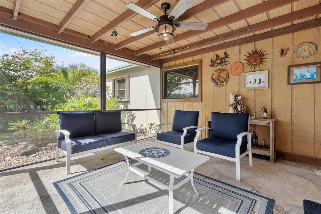 Activo con contrato: $465,000 (3 camas, 2 baños, 1278 Pies cuadrados)