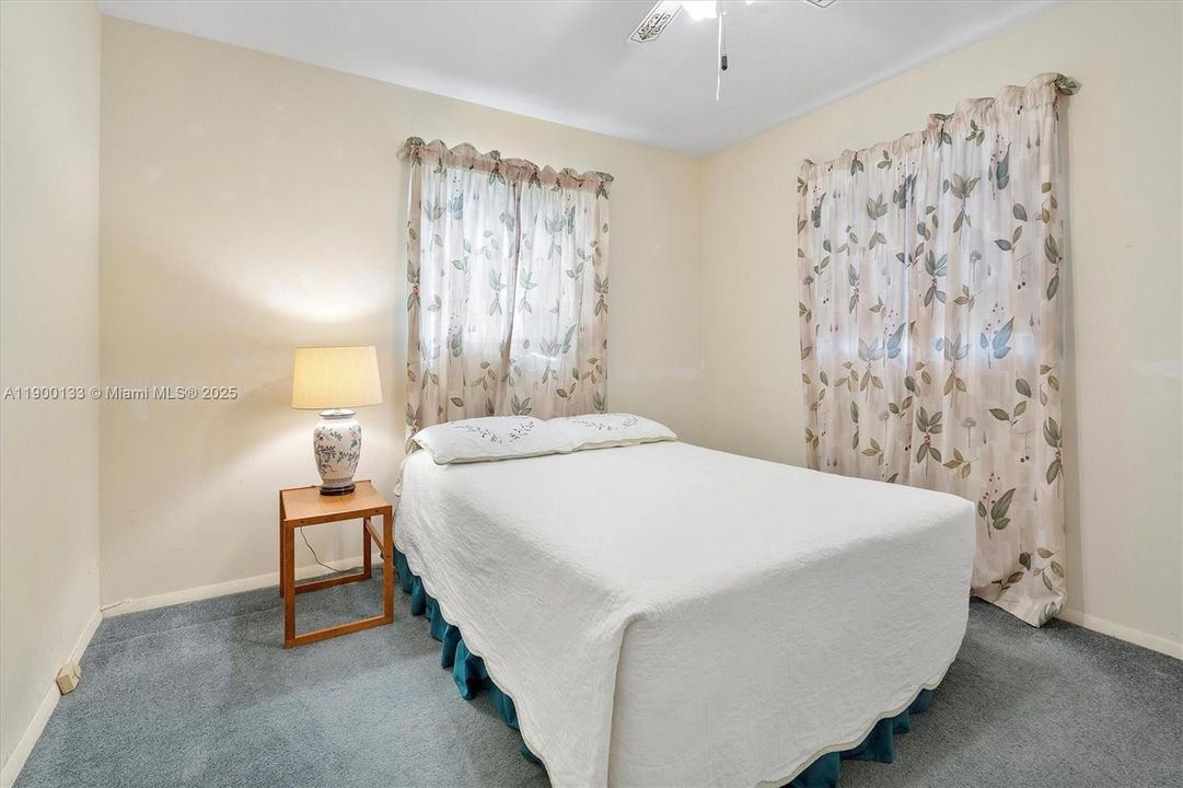 Activo con contrato: $465,000 (3 camas, 2 baños, 1278 Pies cuadrados)