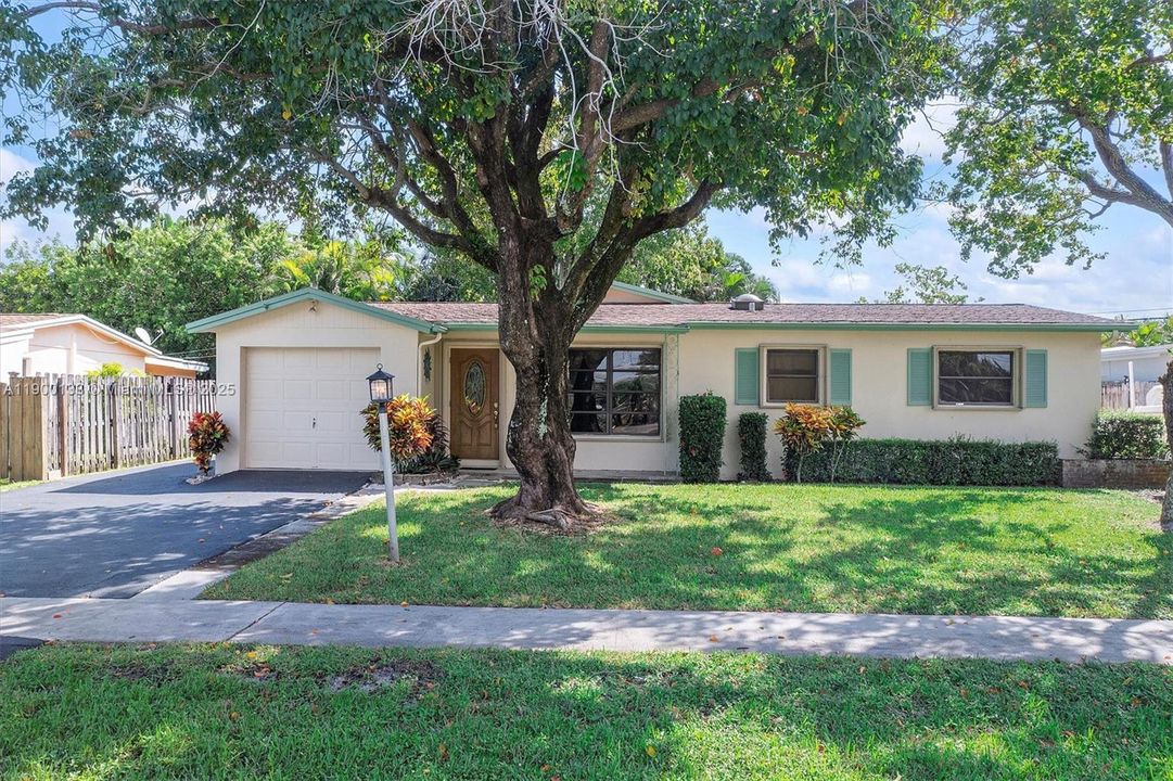 Activo con contrato: $465,000 (3 camas, 2 baños, 1278 Pies cuadrados)