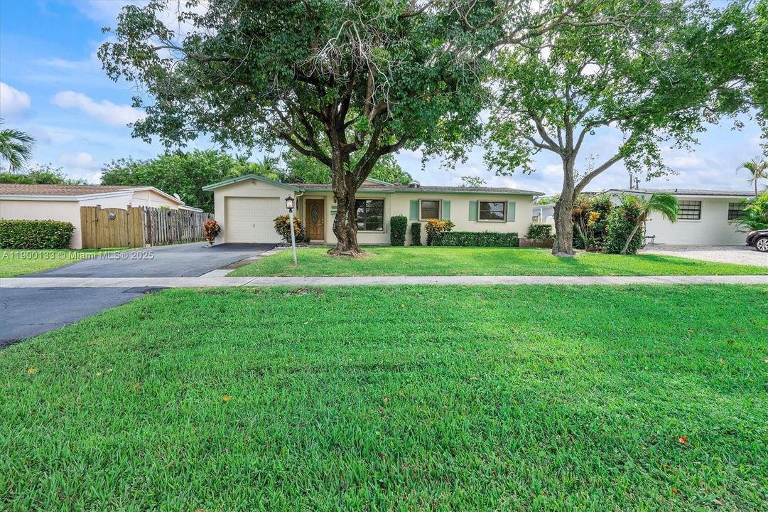 Activo con contrato: $465,000 (3 camas, 2 baños, 1278 Pies cuadrados)