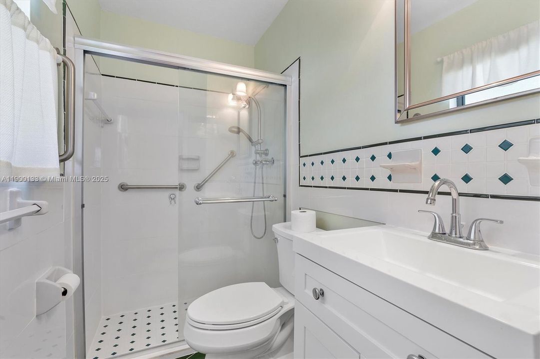 Activo con contrato: $465,000 (3 camas, 2 baños, 1278 Pies cuadrados)