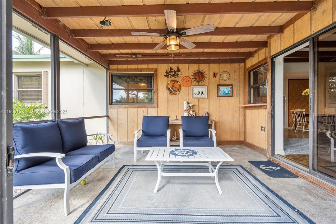 Activo con contrato: $465,000 (3 camas, 2 baños, 1278 Pies cuadrados)