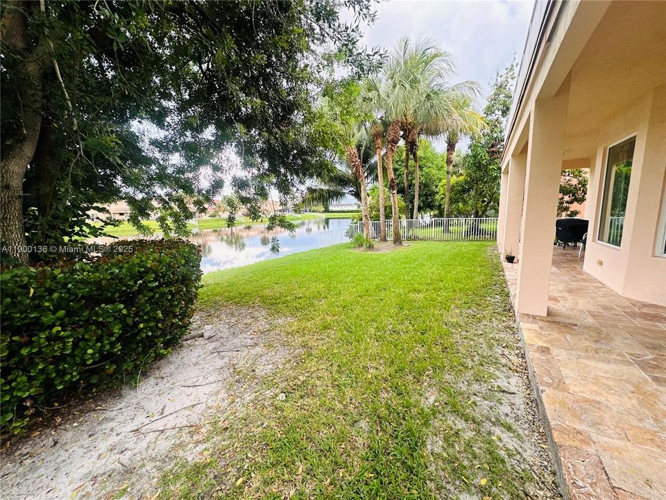 На продажу: $849,000 (6 спален, 3 ванн, 3370 Квадратных фут)