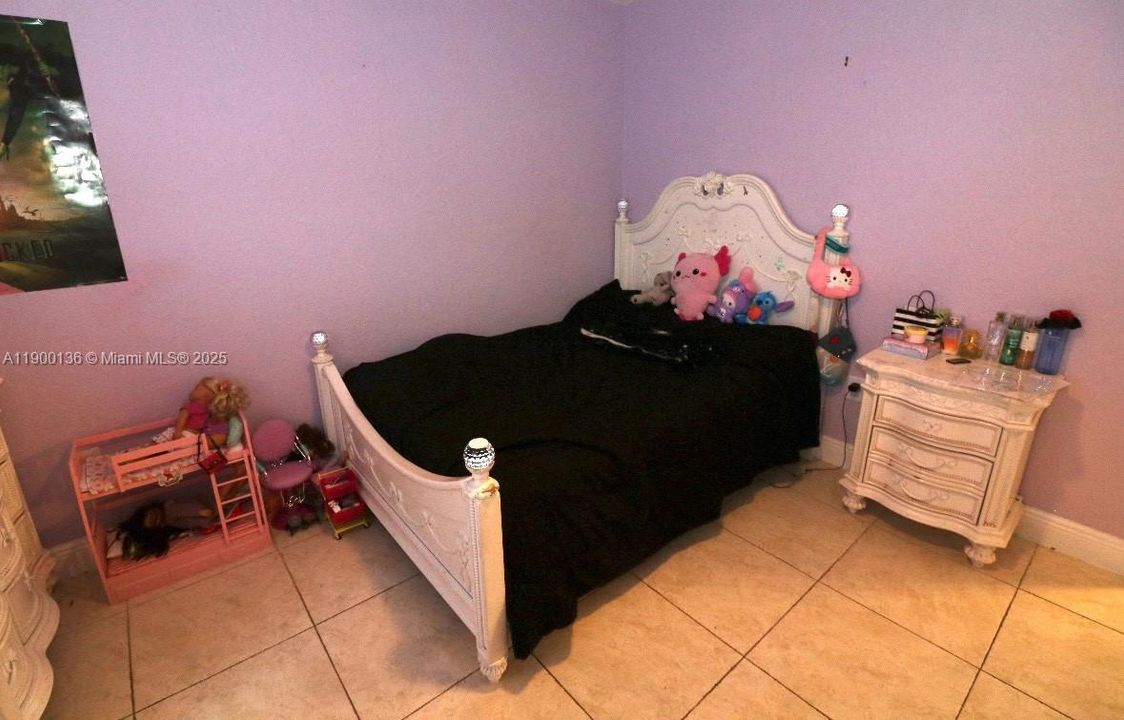 На продажу: $849,000 (6 спален, 3 ванн, 3370 Квадратных фут)