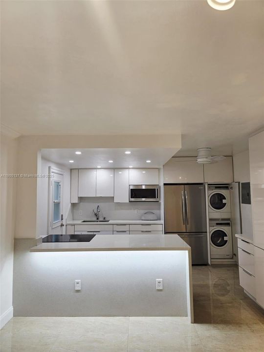 Recently Rented: $2,650 (2 beds, 1 baths, 692 Square Feet)