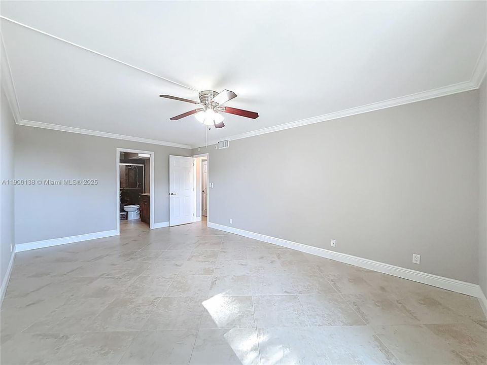 For Rent: $2,900 (2 beds, 2 baths, 1110 Square Feet)