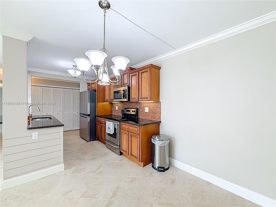 For Rent: $2,900 (2 beds, 2 baths, 1110 Square Feet)