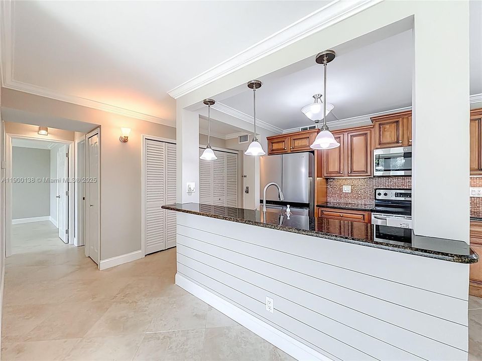 For Rent: $2,900 (2 beds, 2 baths, 1110 Square Feet)