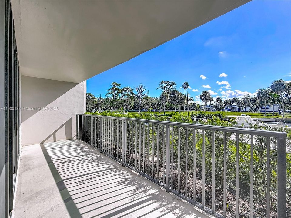 For Rent: $2,900 (2 beds, 2 baths, 1110 Square Feet)