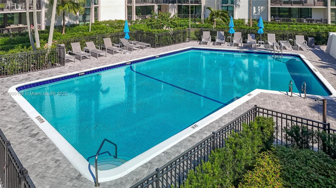 For Rent: $2,900 (2 beds, 2 baths, 1110 Square Feet)