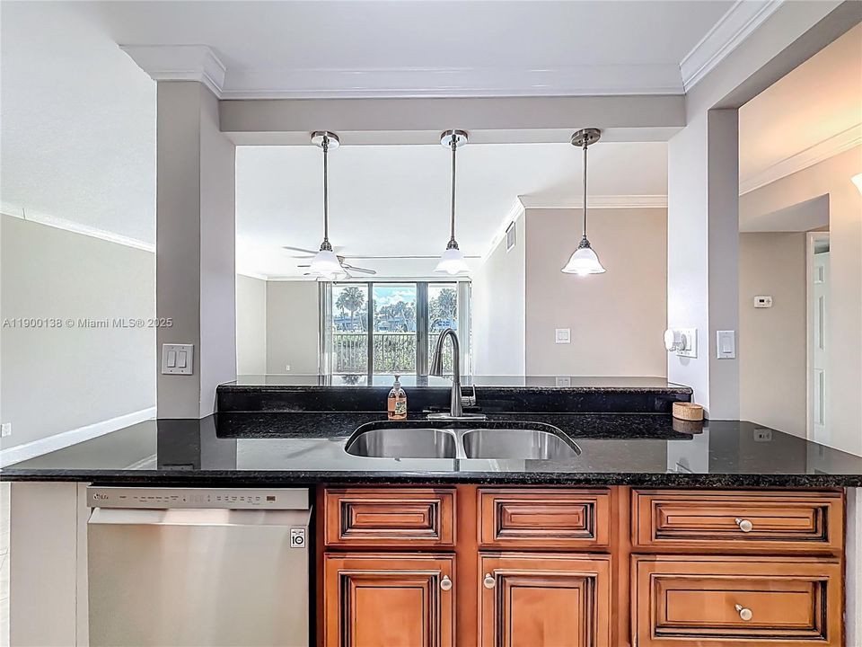 For Rent: $2,900 (2 beds, 2 baths, 1110 Square Feet)