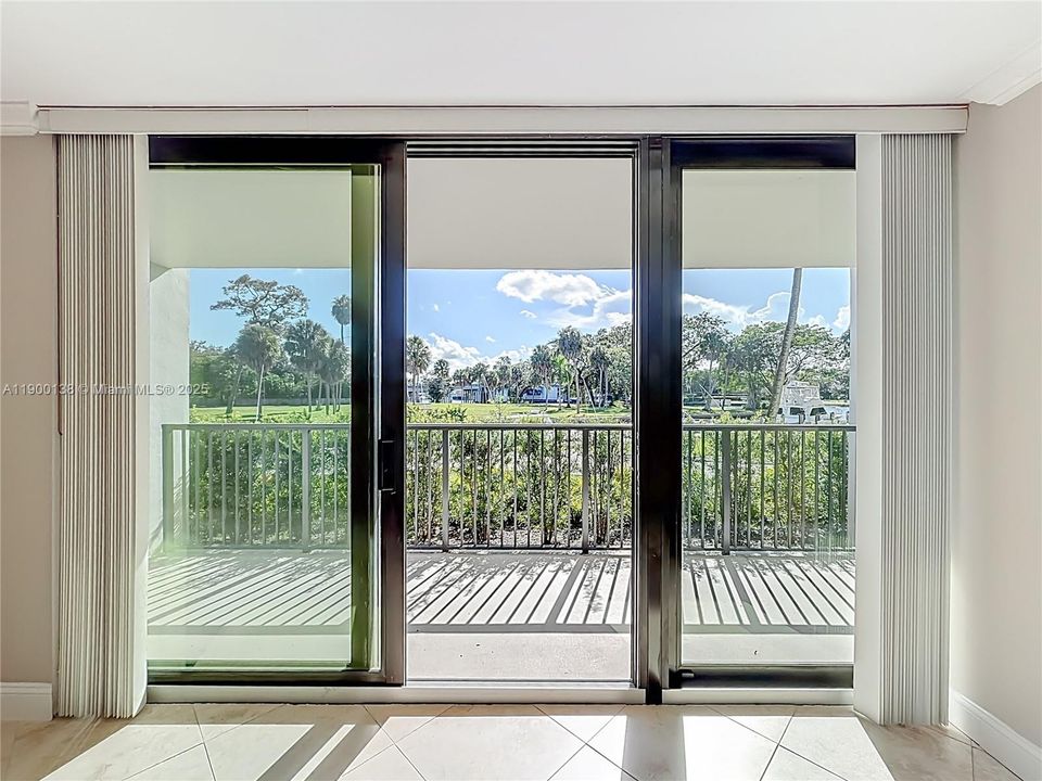 For Rent: $2,900 (2 beds, 2 baths, 1110 Square Feet)